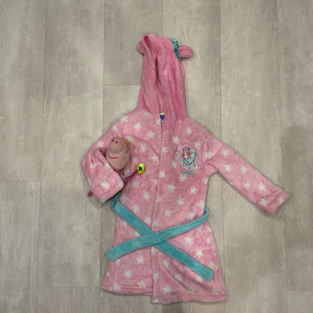 Peppa Pig Girls Robe and bonus stuffie